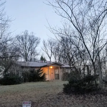 Roomy Remote Cabin near Kentucky Lake