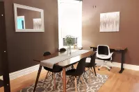 The Roscoe Village Guesthouse - Apartments