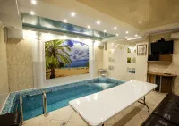 Lazurny Bereg Hotel - ที่มีสระว่ายน้ำ