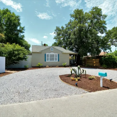 Beachy Bungalow for Family Fun!  Walk to local Beach!