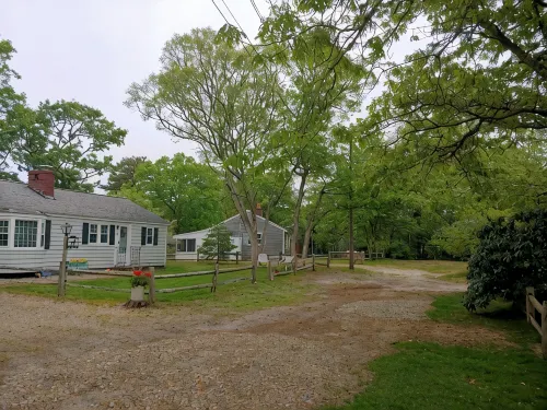 New updates. Walk to Beach Cottage 10 min. South Village Beach