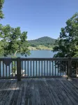 Colorful lakeside home with beautiful views and dock access - Wifi