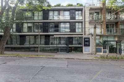 Pocitos Apartamento Brio w/King Beds, 3 Smart TVs, W/D, Fast WiFi, Rooftop Pool. Hôtels à : 