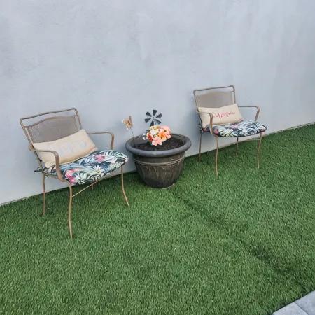 Modern Apartment Located in the Beautiful Groves Area
