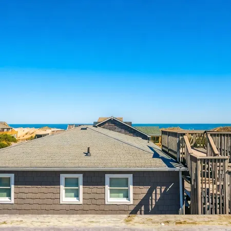 Charming OCEANSIDE Cottage Steps from the Beach in South Nags Head