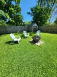 Come visit The Sunflower House! 4 bedrooms 2 baths in Ashtabula Harbor with WIFI