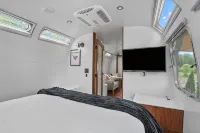 Luxury Airstream Glamping Unit 4 of 6, On-Site Hiking, Private Hot Tub and Sauna