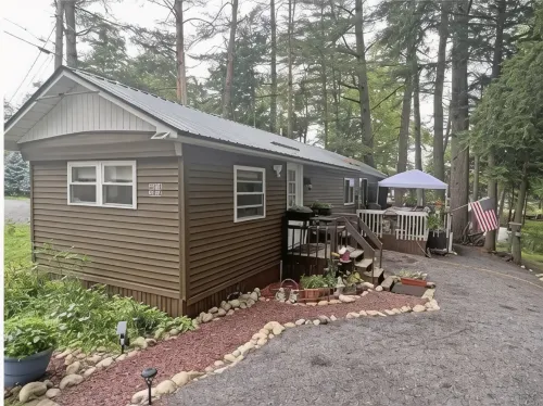 Beautiful, cozy 2 bedroom house on Brantingham Lake! - 4 stjerner