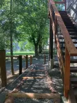 Gorgeous Guest House, Mature Setting, 1 Minute to the Lake.