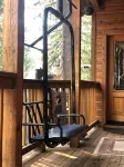 Charming cabin centrally located close to speedboat beach, Kings Beach & skiing