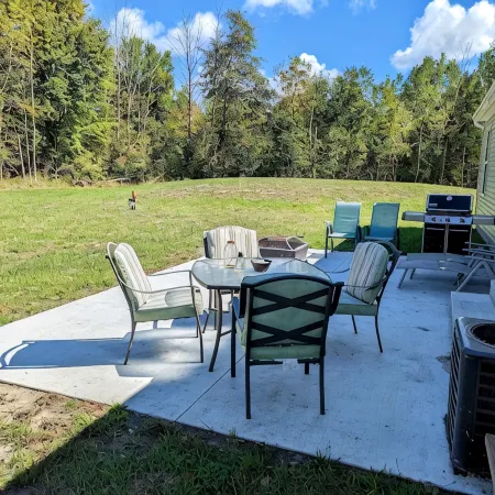 Country Cottage on the Lakeshore--Few Minutes from Beach