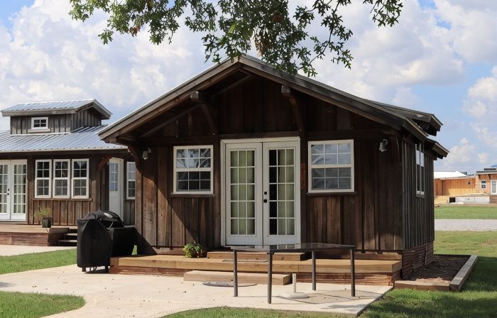 Romantic Country Cabin at Lakeview by Sue