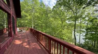 Large Family Cabin Escape in North GA Mountains on Private Pond - シャレー