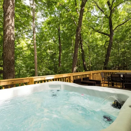 Tranquil & Stylish: Wineries, Hiking, 5min to Town, Hot Tub, Firepit, King bed