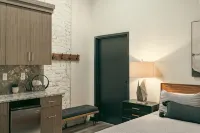 Above Starbucks in Downtown Logan ~ Fast Wifi ~ Free Netflix - Homestays