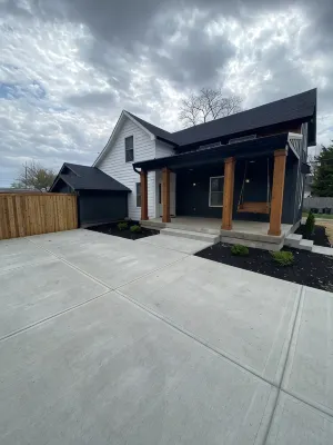 Large Family Bungalow Sleeps 14, Close to Grand Park, Newly Renovated Private - 4-Star