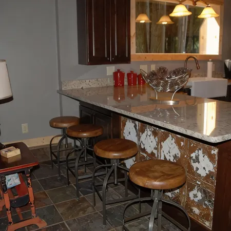 Beautiful Vacation Home On Lake Huron - WiFi, Beach Fire Pit, Bridge View