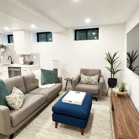 Newly Renovated, AC, Walkable, Central Downtown Bothell