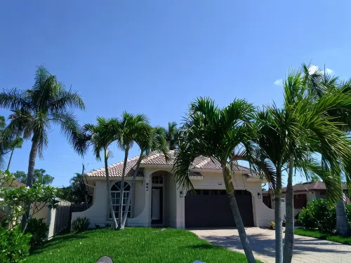 High End 4 Bdrm Heated Pool Walk to Gulf Walk to Mercato Walk to the Ritz - 4-Star