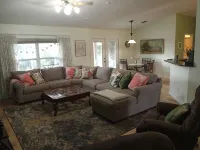 Beautiful home in peaceful and safe neighborhood, next to shoppes, restaurants.. - 무료 와이파이