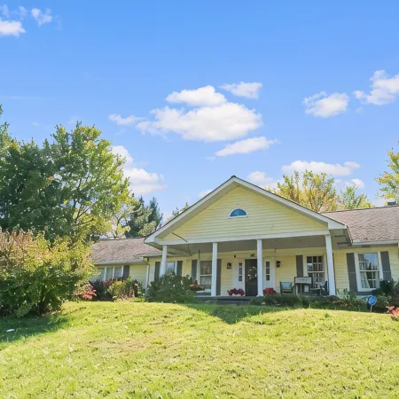 NEW HOT TUB||sleeps 10|4BR 3Ba|firepit|pingpong table|New River Gorge NP