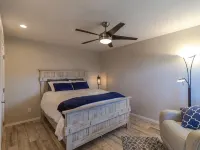 Escape to Cambria, Just Moments Away from Moonstone Beach Park - مطابخ