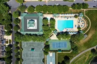 4 BR/4.5 BA luxury townhome in Bear Trap Dunes 2 min walk to all amenities