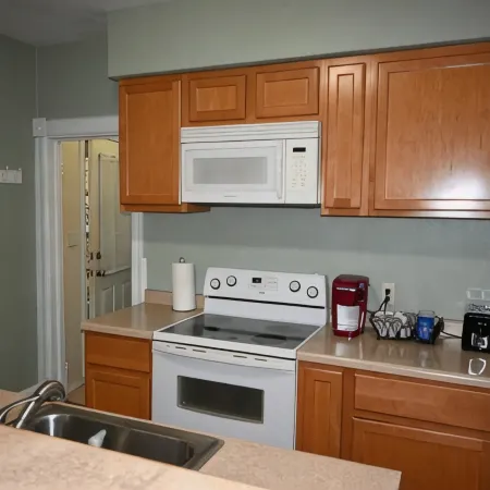 Lower flat steps from the lake and downtown Отели в г. Озоки