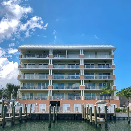 Premier Waterfront South End of Popular Clearwater Beach! Sandpipers Cove
