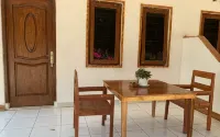 The Village Inn Rua Beach - WiFi