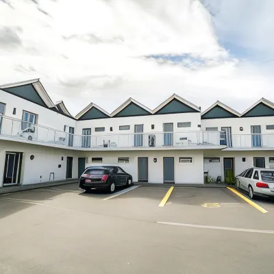 Airport Delta Motel Hôtels à proximité de : Tait Technology Centre