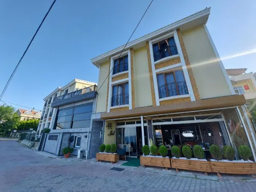 KILIÇ Motel - Motels