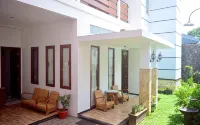 Omah Etan Batu