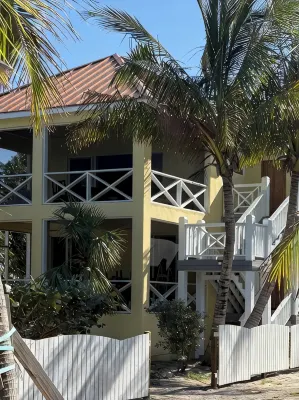 Renovated 2Br on Coco Bay, Starlink, AC & Sea Turtles