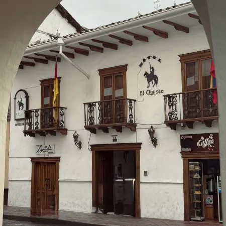 Suites & Hotel El Quijote