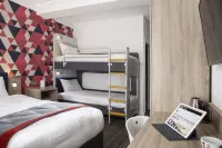 Four Points Flex by Sheraton Edinburgh - Kitchens