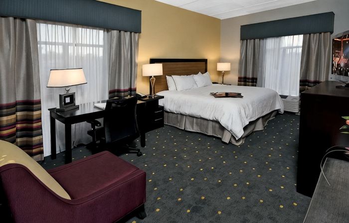 Hampton Inn & Suites Raleigh Downtown