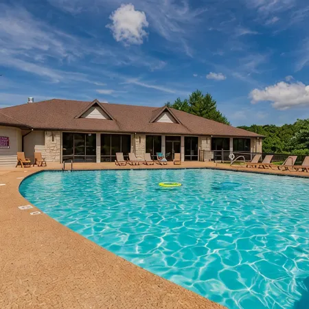 Minutes from Sdc! Pools! Scenic Wooded Views! Lake!