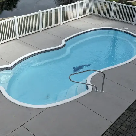 Stunning, Family sized, fully furnished home with pool at Spinnaker's Reach.