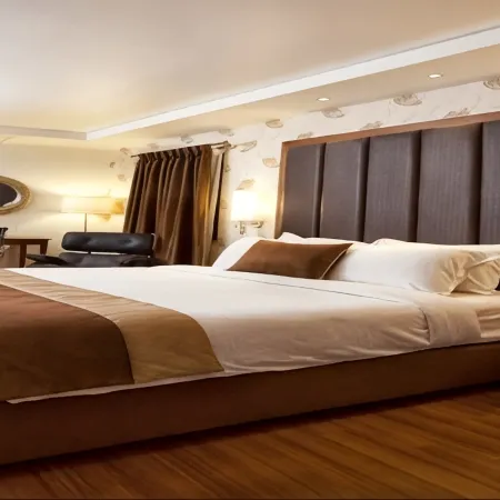 Hotel the The Grand Magrath Отели рядом с достопримечательностью «Гаруда Молл»