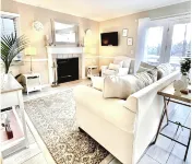 Luxe Villa- mins from Mohegan Sun with fireplace, jacuzzi, sauna/pools, and spa