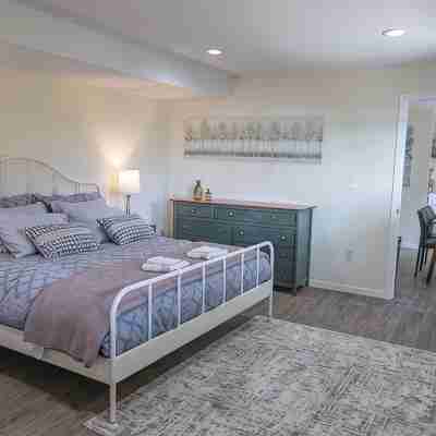Convenient Bellevue 2 BR 2 Bath Lakeview House Rooms