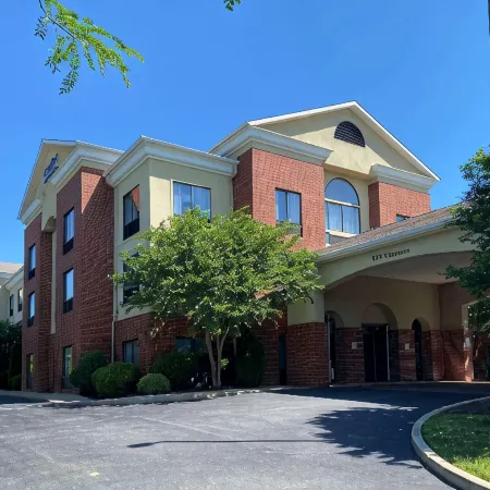 Holiday Inn Express Hotel & Suites Chestertown
