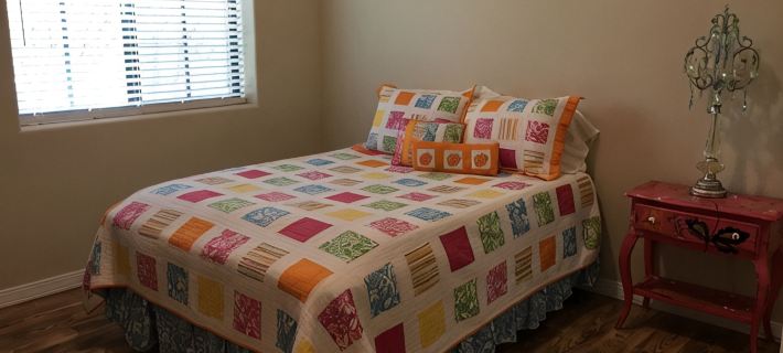 Downtown Cody!!! Spacious Bobbi's Bunkhouse A Hotels in Cody