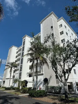 GORGEOUS PENTHOUSE-Best bayfront and gulf water views around! Ocean/Pool access! - Boutique