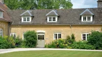Wychwood Cottage - С бассейном