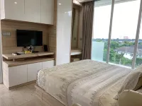 Art Deco Apartemen Private Jacuzzi by Inhouse Property