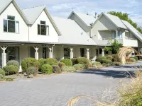 Colonial Manor Motel Hotels in Cromwell