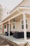 Cozy & Modern Farmhouse – 3BR Sleeps 10 - Near Hershey, Harrisburg, Carlisle - Wifi