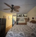 Budget friendly condo in the center of Kailua Kona - 2-Star